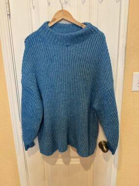 VICI Crew Neck Sweater Size S